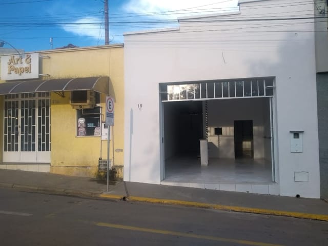 Ponto com 130m², para alugar, no bairro Centro em Cambuí