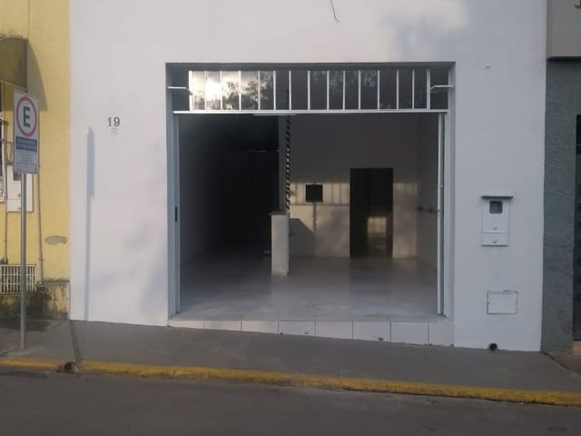 Ponto com 130m², para alugar, no bairro Centro em Cambuí