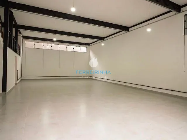 Ponto com 500m², à venda ou para alugar, no bairro Jardim Oswaldo Cruz em São José dos Campos