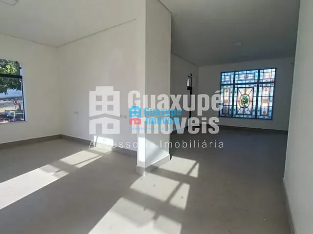 Ponto com 80m², para alugar, no bairro Centro em GUAXUPÉ