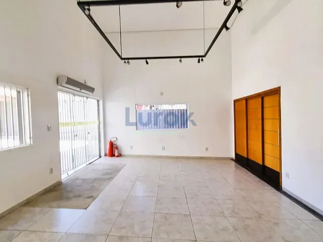 Ponto com 320m², para alugar, no bairro Jardim da Luz em Itatiba