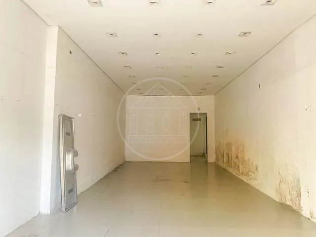 Ponto com 120m², para alugar, no bairro Jardim Myrna em São Paulo