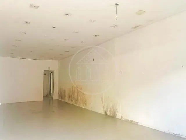 Ponto com 120m², para alugar, no bairro Jardim Myrna em São Paulo