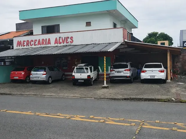 Ponto com 300m², à venda, no bairro Tifa Martins em Jaraguá do Sul