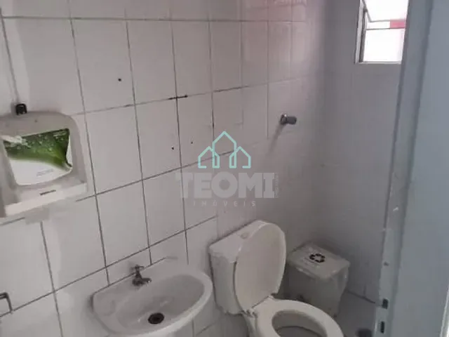 Ponto com 234m², para alugar, no bairro Independência em Taubaté