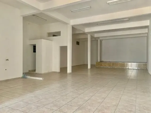 Ponto com 220m², para alugar, no bairro Vila Marieta em São Paulo