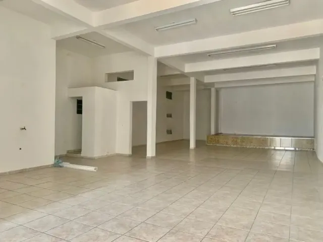 Ponto com 220m², para alugar, no bairro Vila Marieta em São Paulo