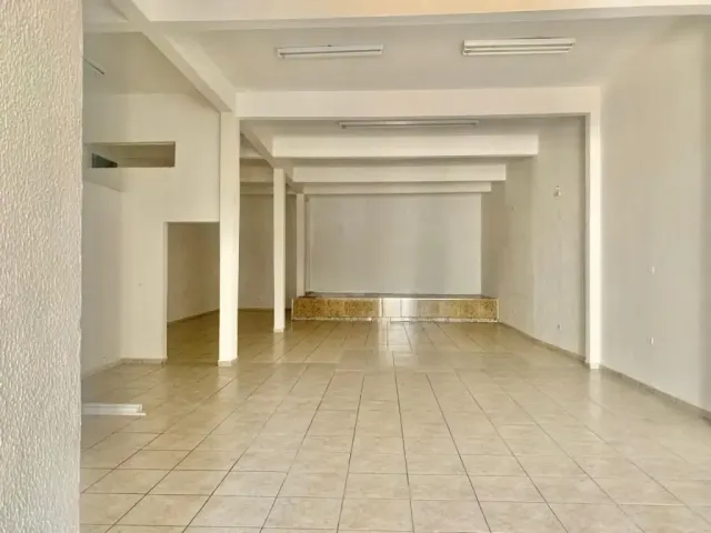 Ponto com 220m², para alugar, no bairro Vila Marieta em São Paulo
