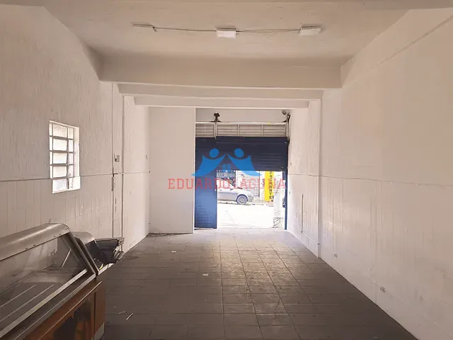 Ponto para alugar, no bairro Vila Serralheiro em São Paulo