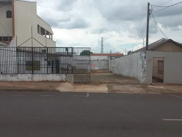 Ponto com 296m², à venda, no bairro Leonor em Londrina