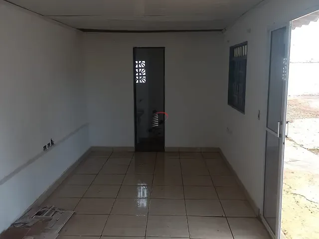 Ponto com 296m², à venda, no bairro Leonor em Londrina