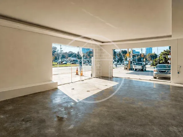 Ponto com 230m², para alugar, no bairro Jurubatuba em São Paulo