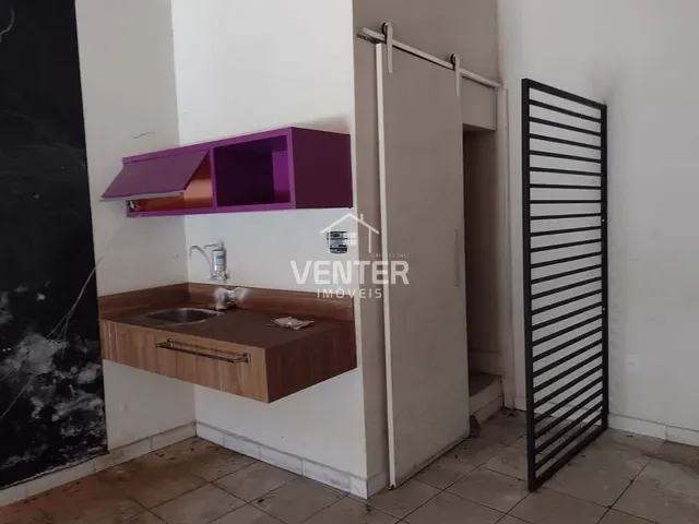 Ponto com 30m², para alugar, no bairro Centro em Taubaté