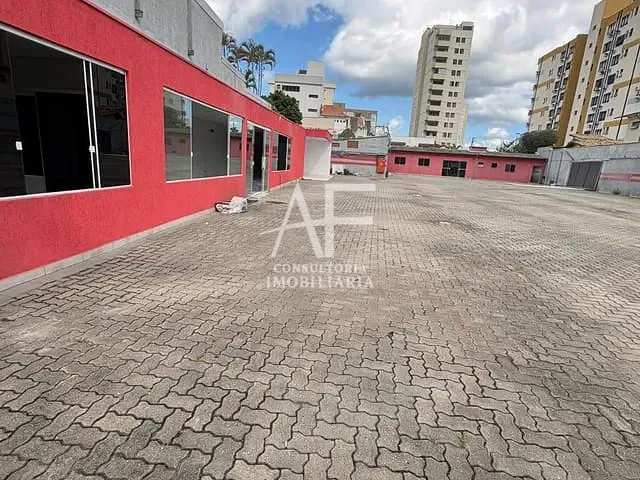 Ponto com 1400m², para alugar, no bairro Jardim das Nações em Taubaté