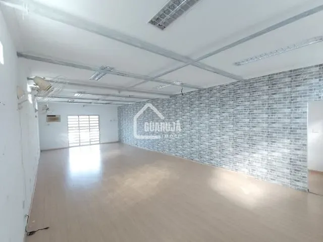 Ponto com 110m², à venda ou para alugar, no bairro Jardim Santense (Vicente de Carvalho) em Guarujá