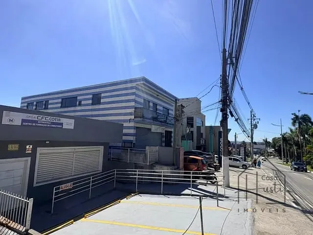 Ponto com 154m², para alugar, no bairro Centro em Cotia
