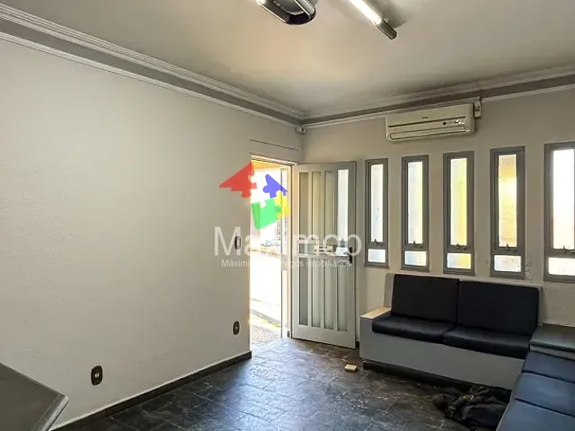Ponto com 140m², para alugar, no bairro Centro em Itapira