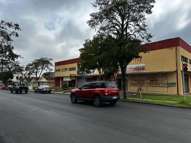 Ponto à venda, no bairro Novo Mundo em Curitiba
