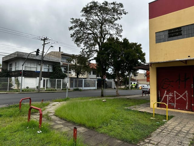 Ponto à venda, no bairro Novo Mundo em Curitiba