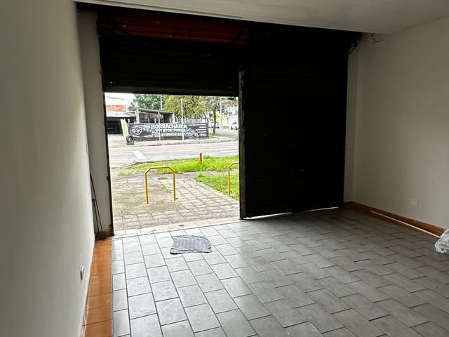 Ponto à venda, no bairro Novo Mundo em Curitiba