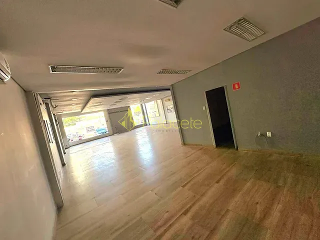 Ponto com 300m², para alugar, no bairro Jardim das Nações em Taubaté