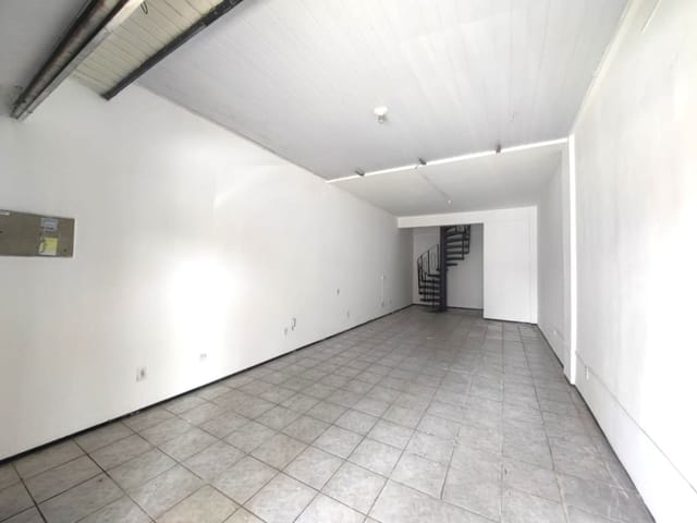 Ponto com 50m², para alugar, no bairro Fátima em Fortaleza