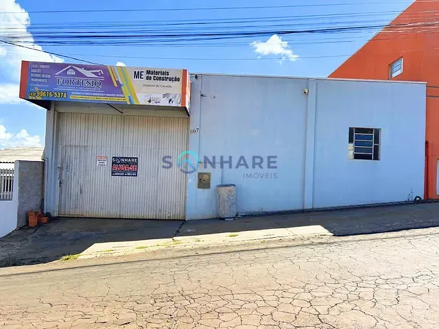 Ponto com 160m², para alugar, no bairro Nações em Siqueira Campos