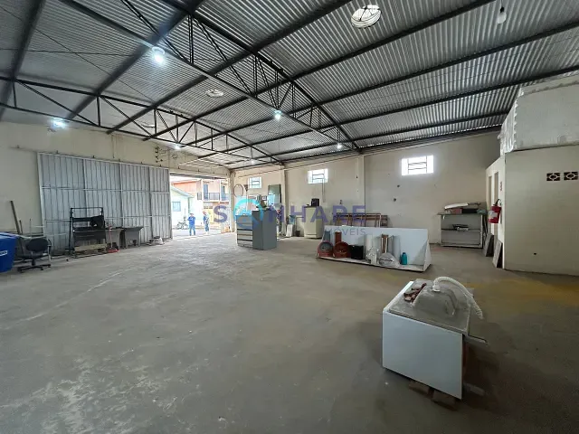 Ponto com 160m², para alugar, no bairro Nações em Siqueira Campos