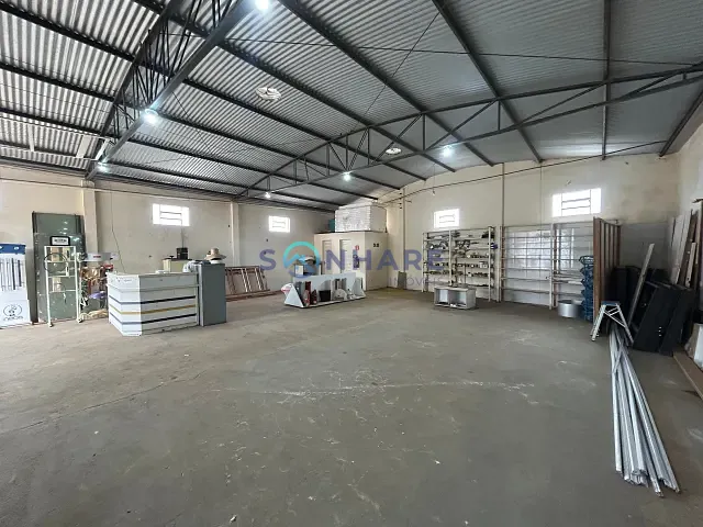 Ponto com 160m², para alugar, no bairro Nações em Siqueira Campos