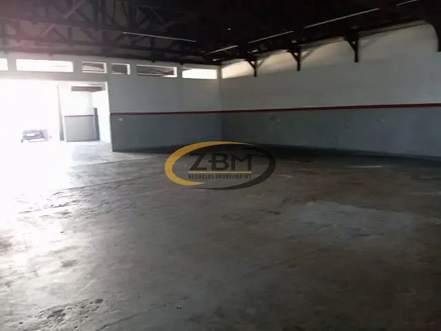 Galpão / Barracão com 420m², para alugar, no bairro Jardim Agari em Londrina