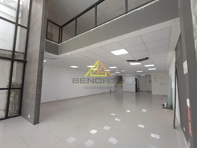 Prédio com 670m², para alugar, no bairro Santana em São Paulo