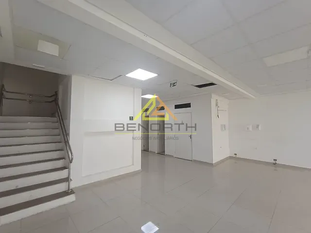Prédio com 670m², para alugar, no bairro Santana em São Paulo