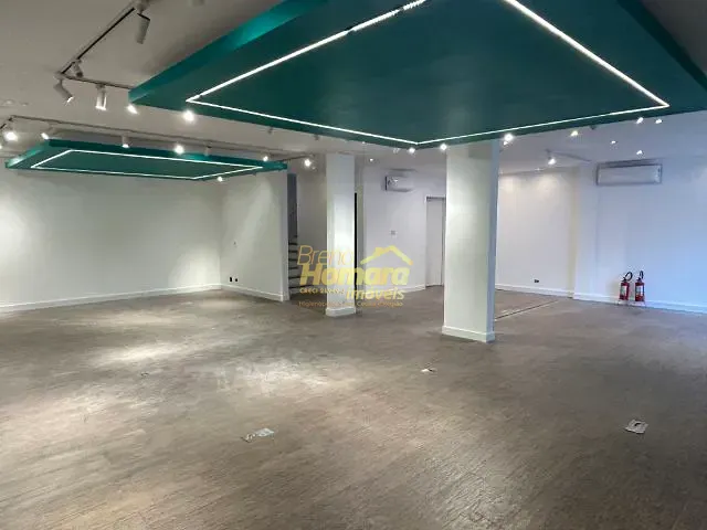 Ponto com 233m², para alugar, no bairro Santa Cecília em São Paulo