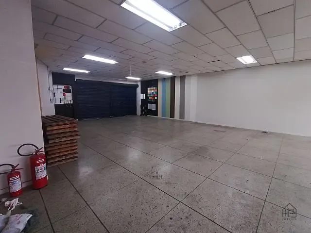 Ponto com 106m², para alugar, no bairro Vila Monte Serrat em Cotia