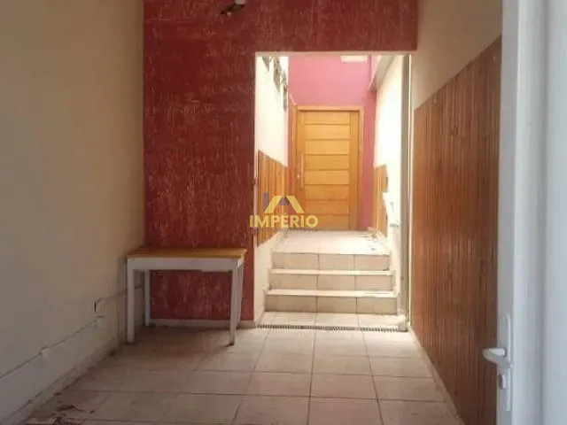 Casa com 220m², à venda, no bairro Centro em Salto