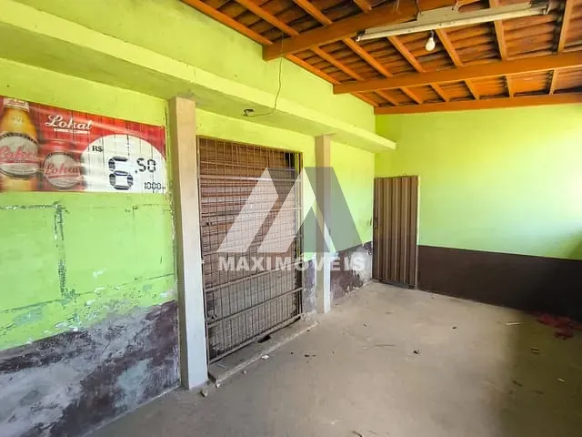 Ponto com 281m², para alugar, no bairro Canoeiro em Araçuaí