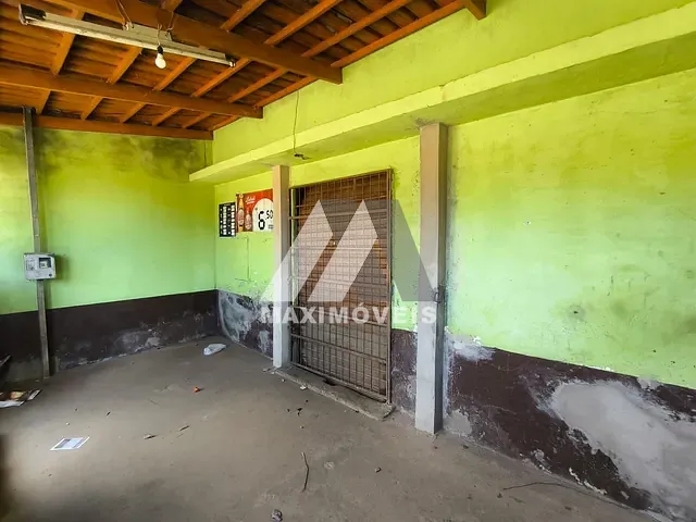 Ponto com 281m², para alugar, no bairro Canoeiro em Araçuaí