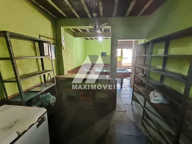 Ponto com 281m², para alugar, no bairro Canoeiro em Araçuaí