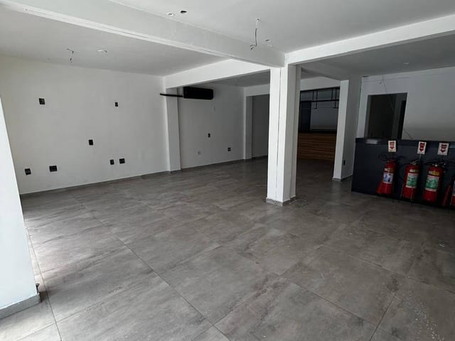 Ponto com 360m², à venda, no bairro Taquara em Rio de Janeiro