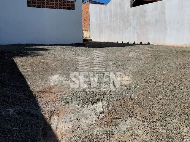 Ponto com 500m², para alugar, no bairro Vila Carolina em Bauru