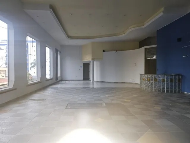 Ponto com 270m², para alugar, no bairro Vila Gilda em Santo André