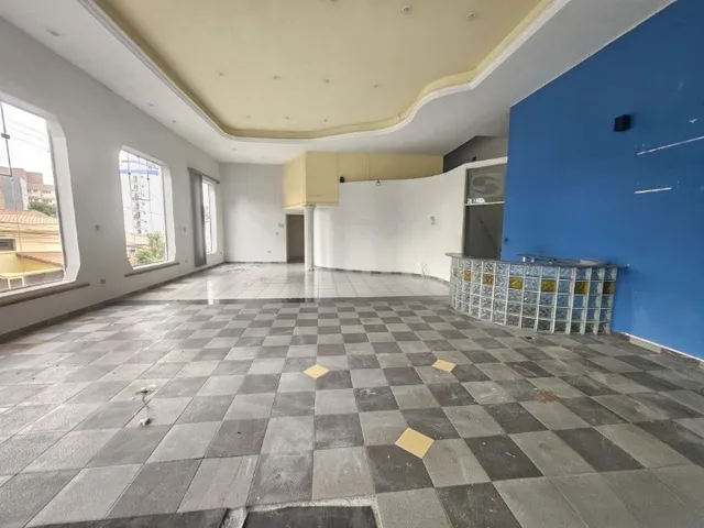 Ponto com 270m², para alugar, no bairro Vila Gilda em Santo André