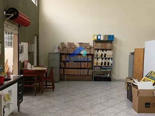 Ponto com 200m², à venda ou para alugar, no bairro Centro em Jacareí