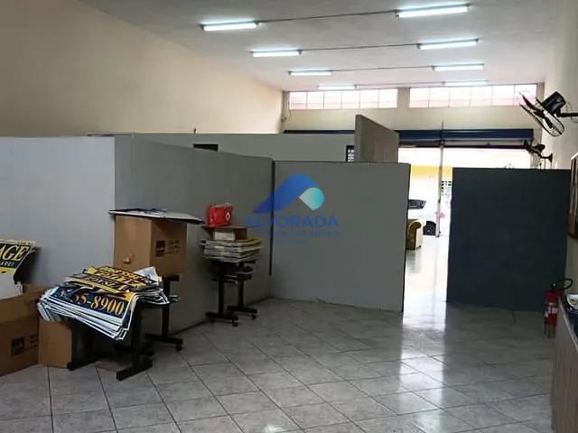 Ponto com 200m², à venda ou para alugar, no bairro Centro em Jacareí