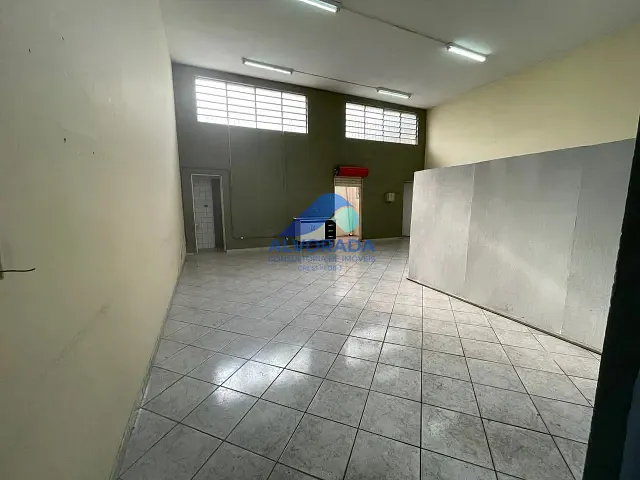 Ponto com 200m², à venda ou para alugar, no bairro Centro em Jacareí