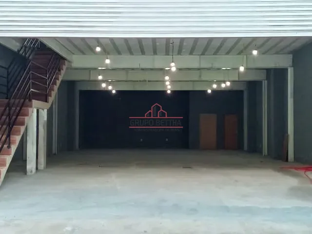 Ponto com 400m², para alugar, no bairro Vila São João em Barueri