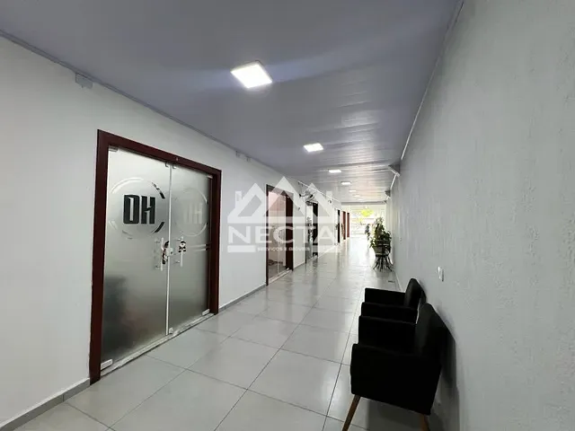 Sala com 36m², para alugar, no bairro Martim de Sá em Caraguatatuba