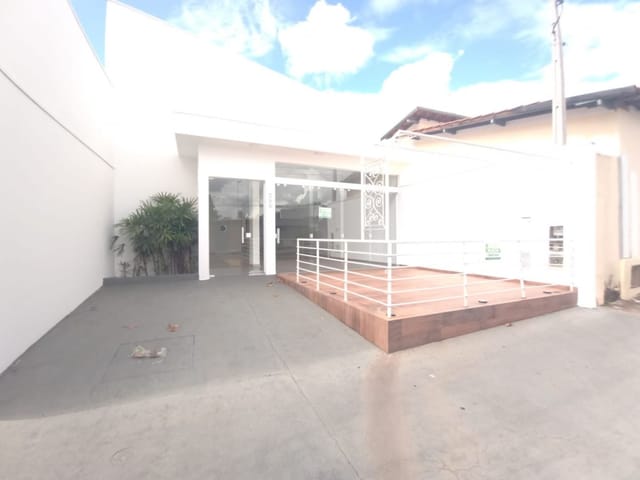 Ponto com 225m², para alugar, no bairro Centro em São João da Boa Vista