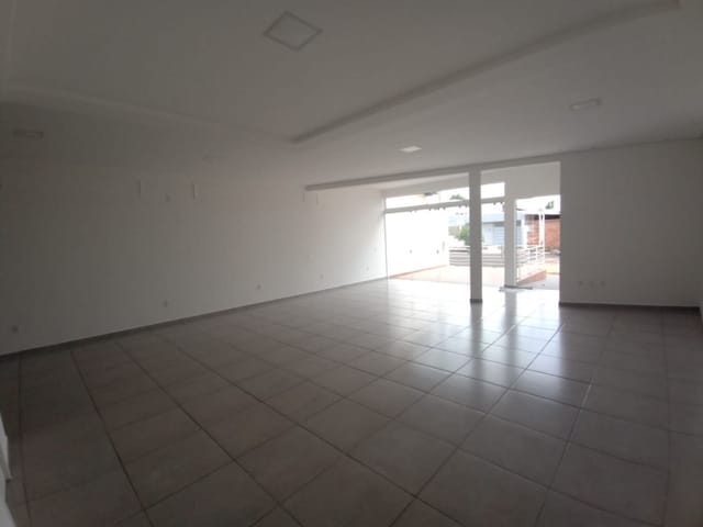Ponto com 225m², para alugar, no bairro Centro em São João da Boa Vista