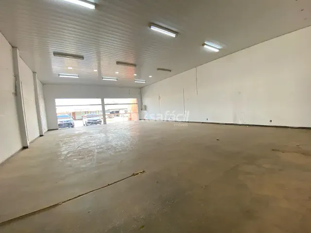 Galpão / Barracão com 500m², para alugar, no bairro Monte Castelo em Campo Grande